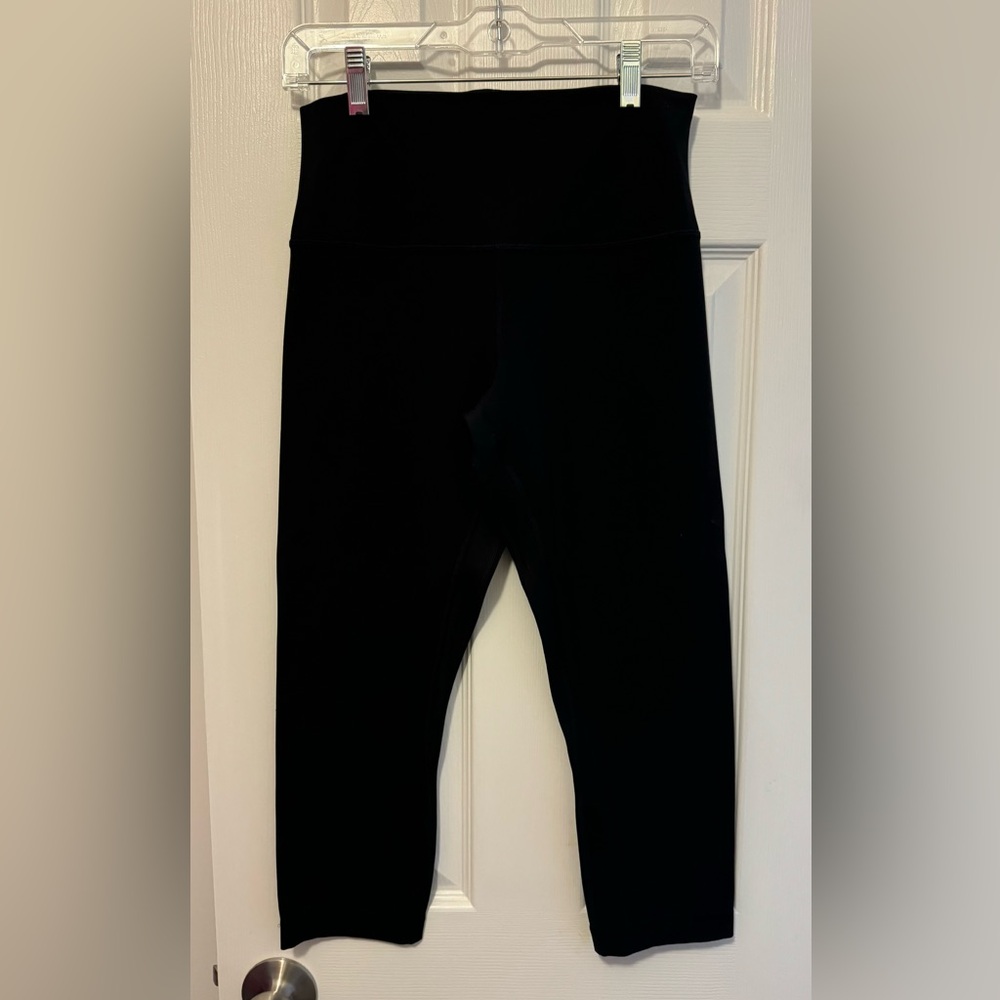 Lululemon Align High-Rise 21” Black, Size 8